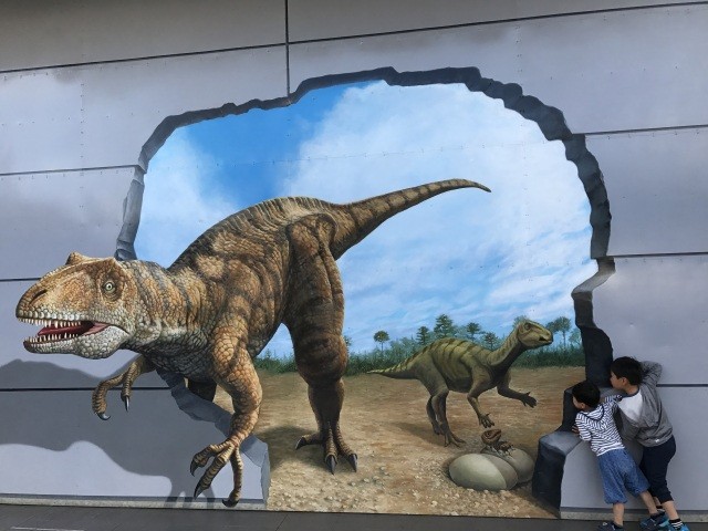 福井駅恐竜広場