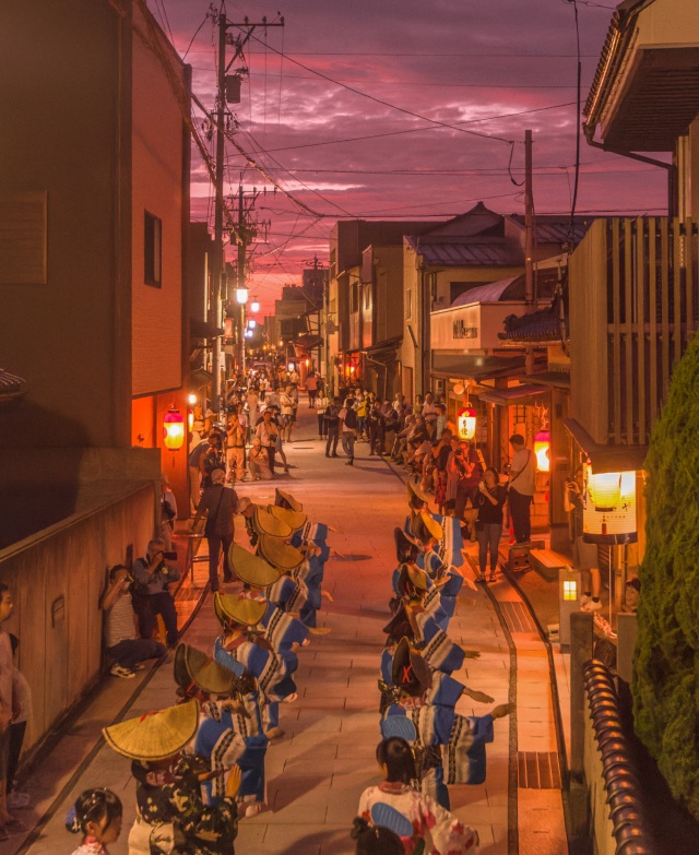 三國湊帯のまち流し