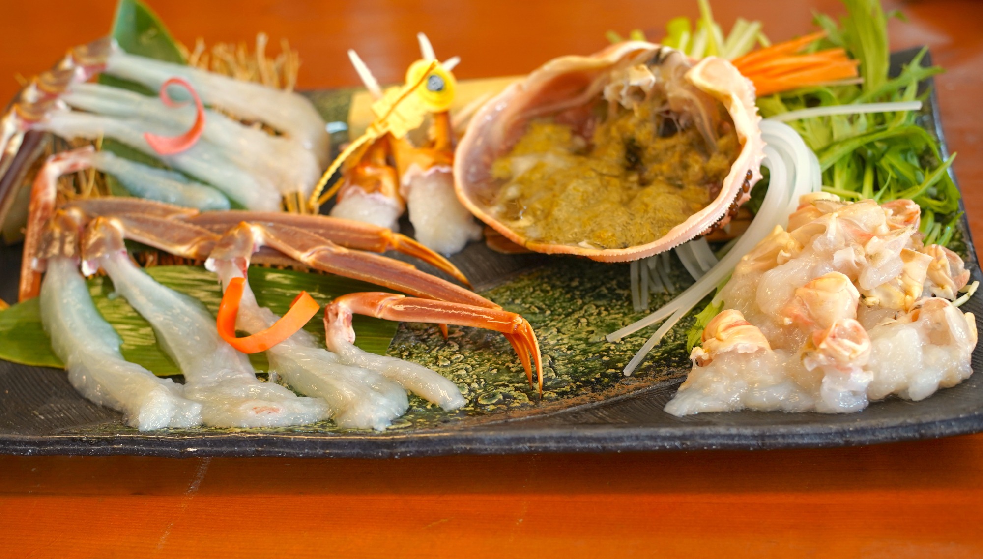 うま味の津波が喉に流れ込む　カニしゃぶの誘惑