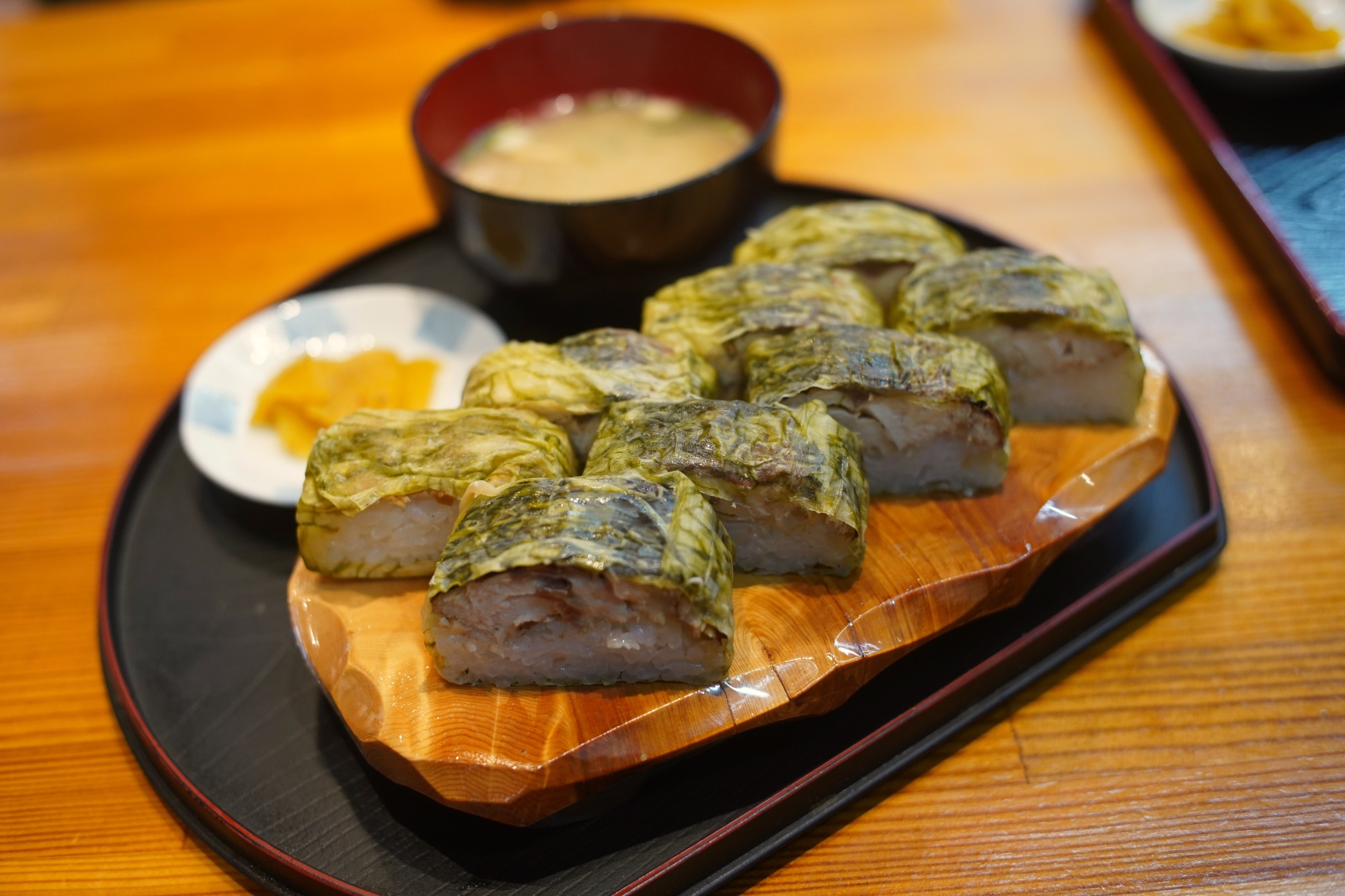 塩焼きサバでご飯を掻きこむ幸せよ