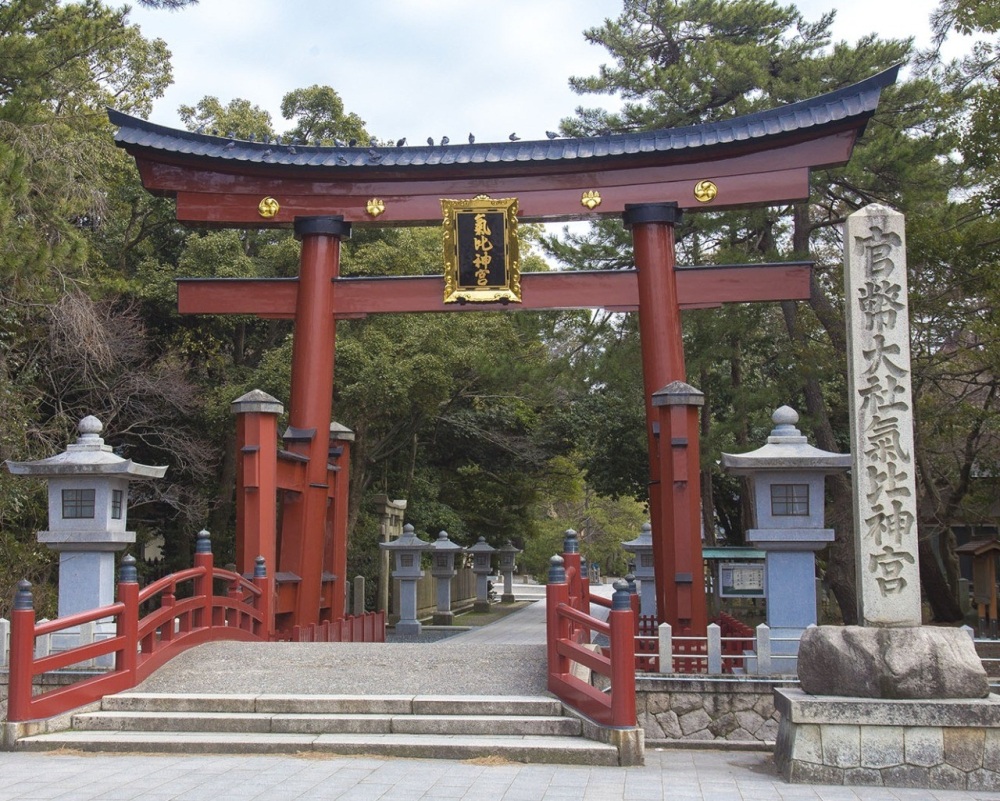 ふく旅ライターの記事も公開中！「敦賀の北陸道総鎮守！「氣比神宮」を参拝してきました【徒歩1分のお茶とお土産情報あり】」