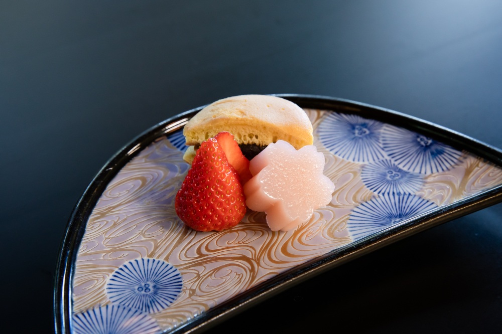 福井の銘酒「梵」の酒粕を生地に練り込んだどら焼き