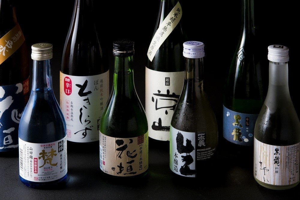 What are some recommended souvenirs from Tojinbo?