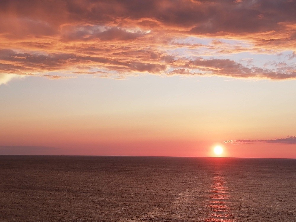 日本海に沈む夕日は美しい