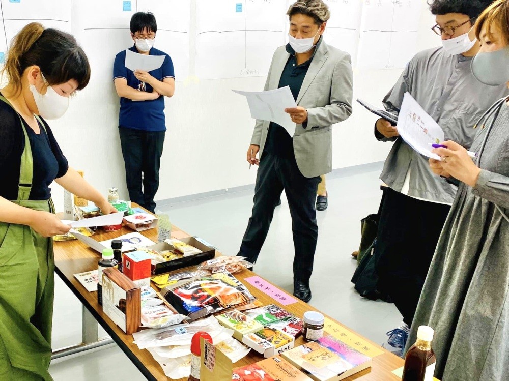 令和3年度の商品選定会の様子