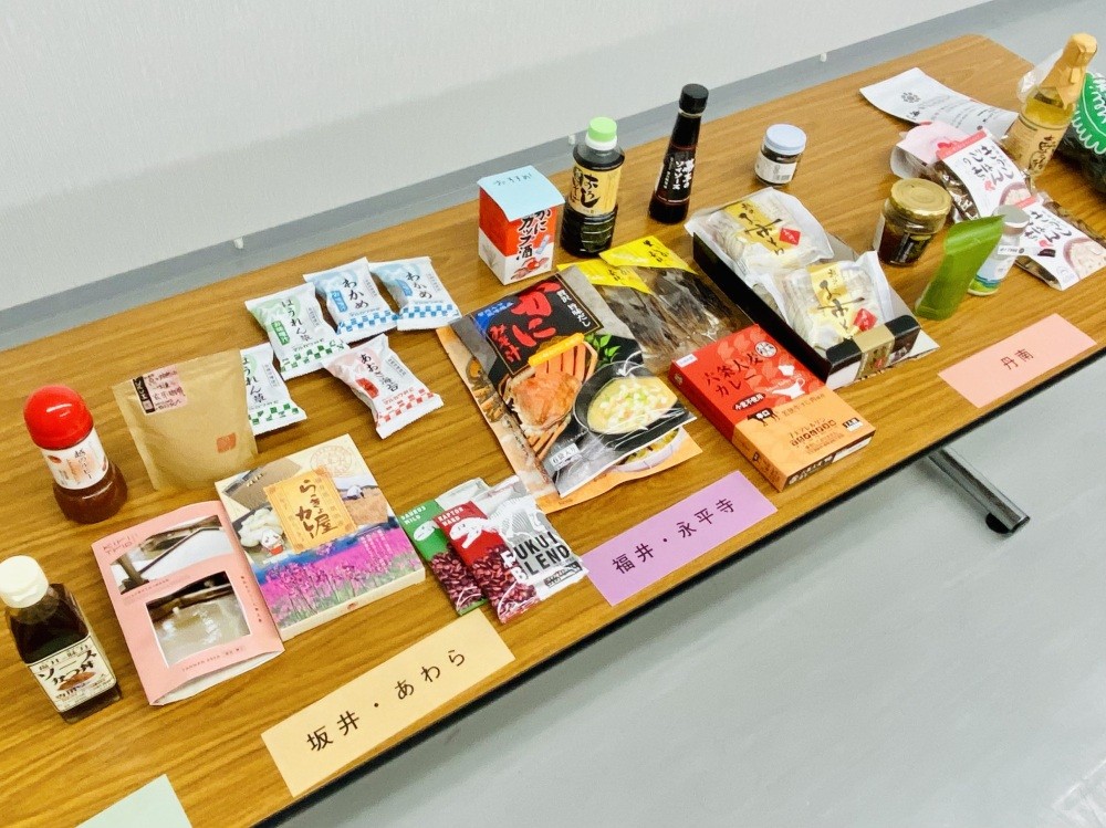 令和3年度の商品選定会の様子