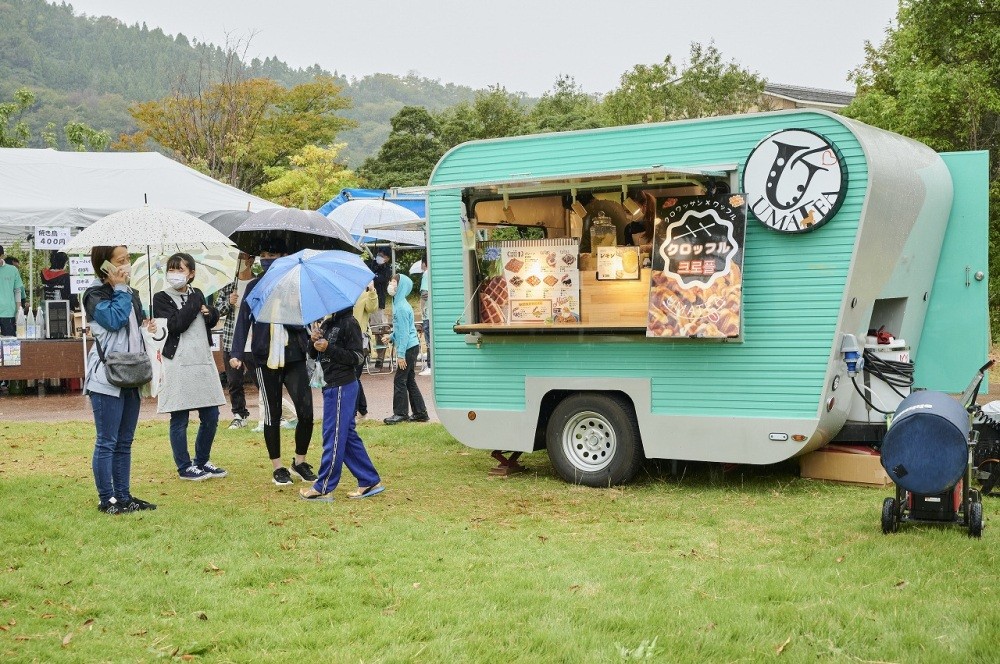 福井県内から集まる魅力的なキッチンカーも多数