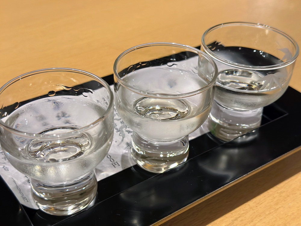 地酒の飲み比べ、頼まない手はない