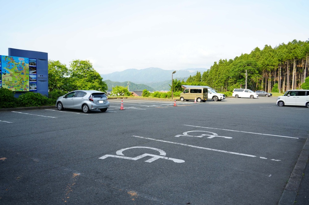 若狭瓜割名水公園の駐車場