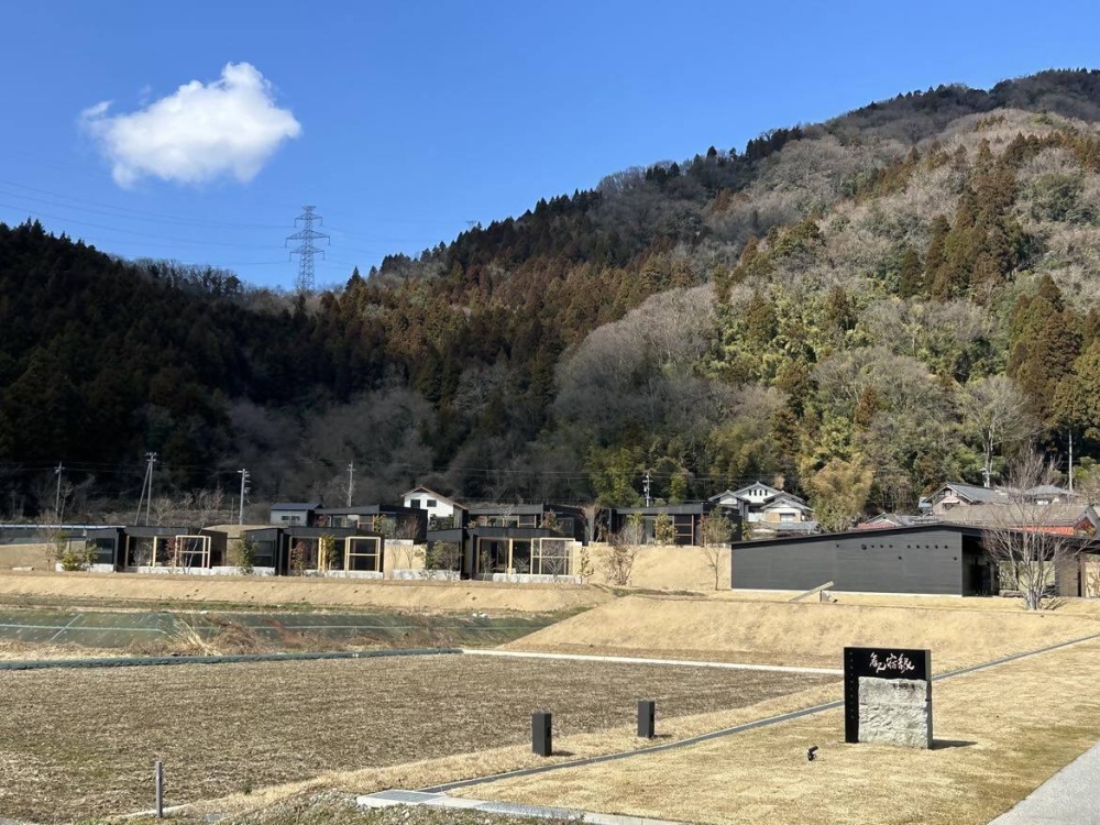 入口から見る歓宿縁。入る前からドキドキ