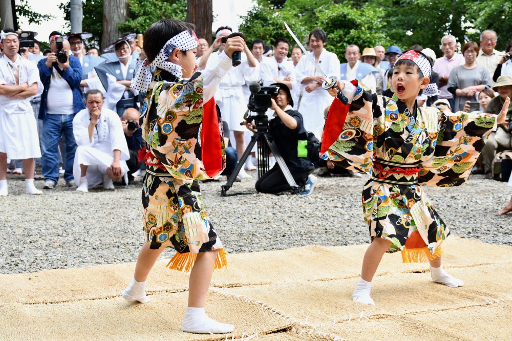 西山太刀振