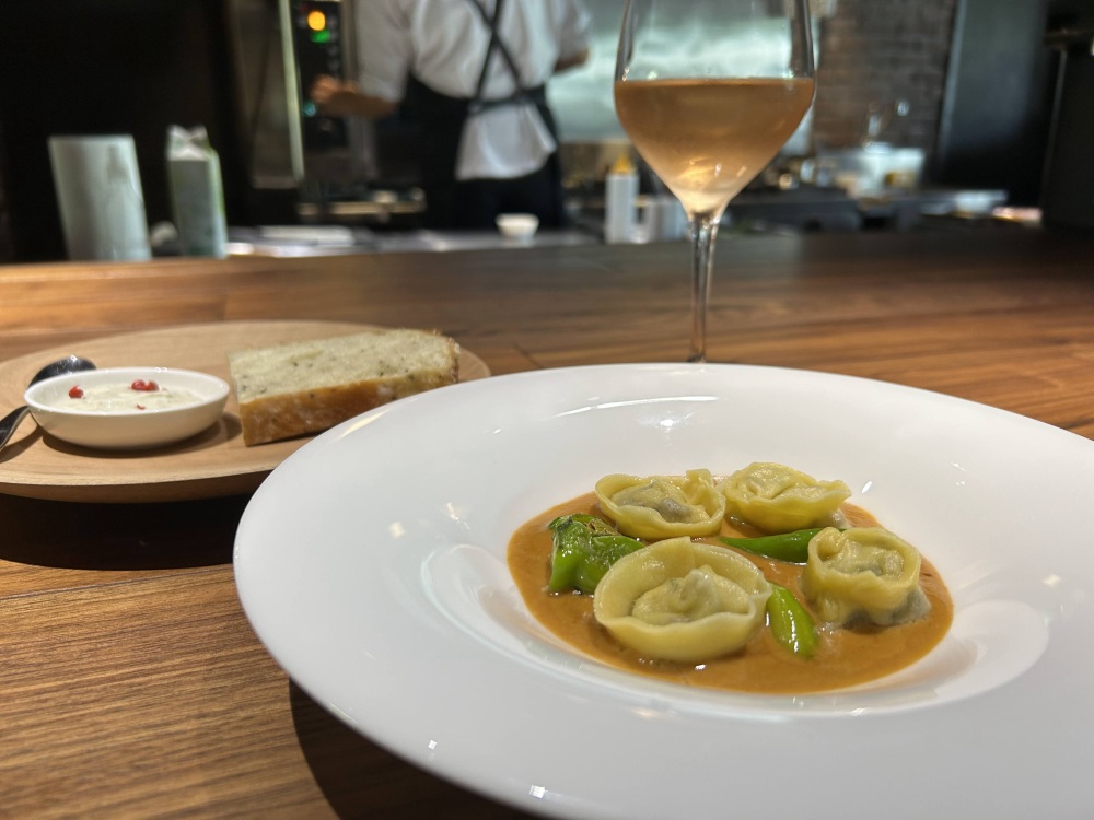 敦賀サザエのラヴィオリ　敦賀渡り蟹のアメリケーヌ