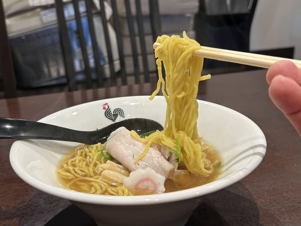 親鶏の旨みが詰まった「鶏そば醤油」