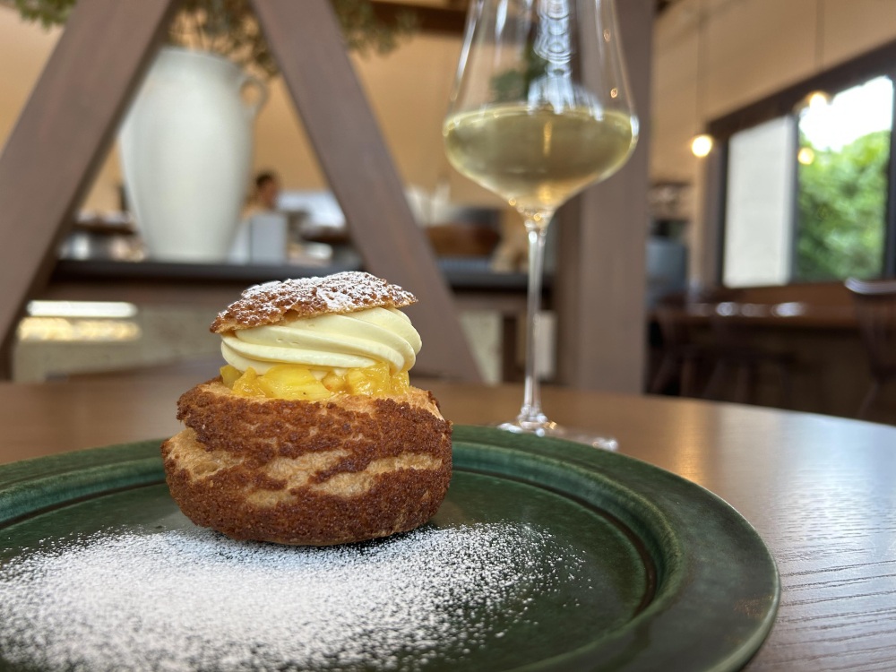 トロピカルフルーツとホワイトチョコのシュークリーム