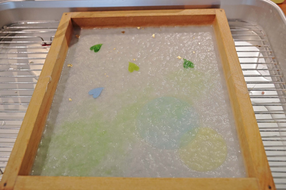 伝統工芸体験（色紙漉き）