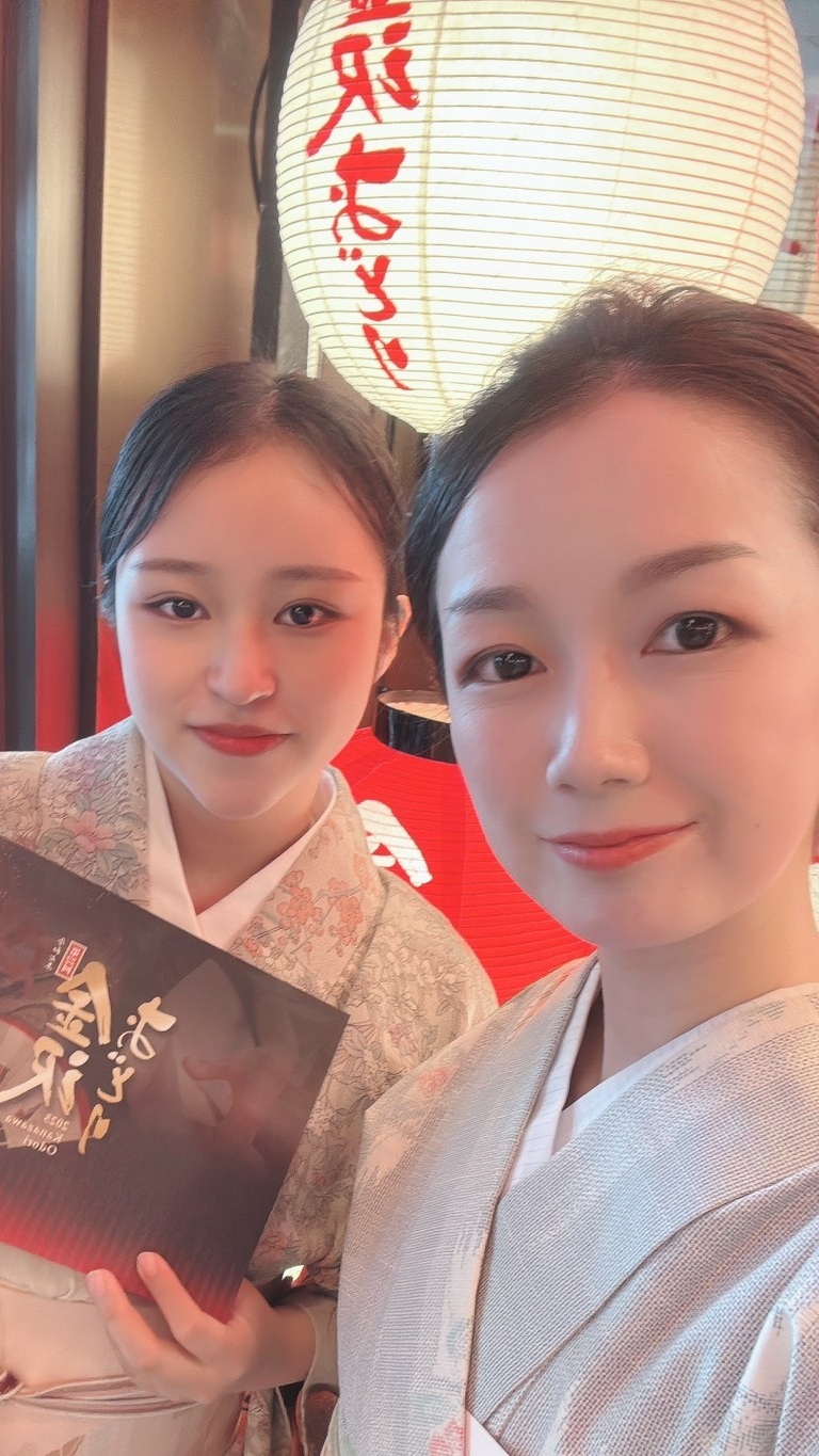 右　こと乃さん　左　かなえさん