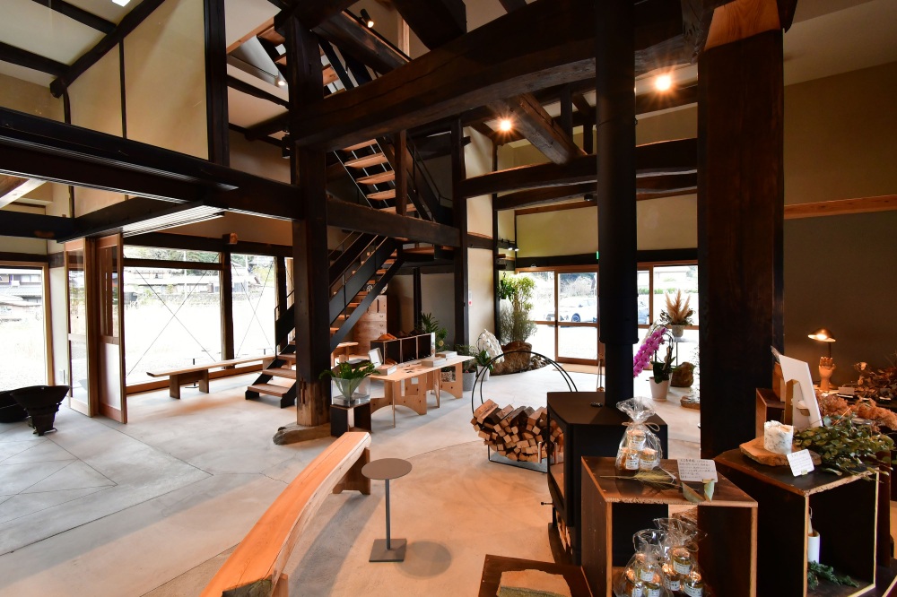 暮らしの複合施設 hibi