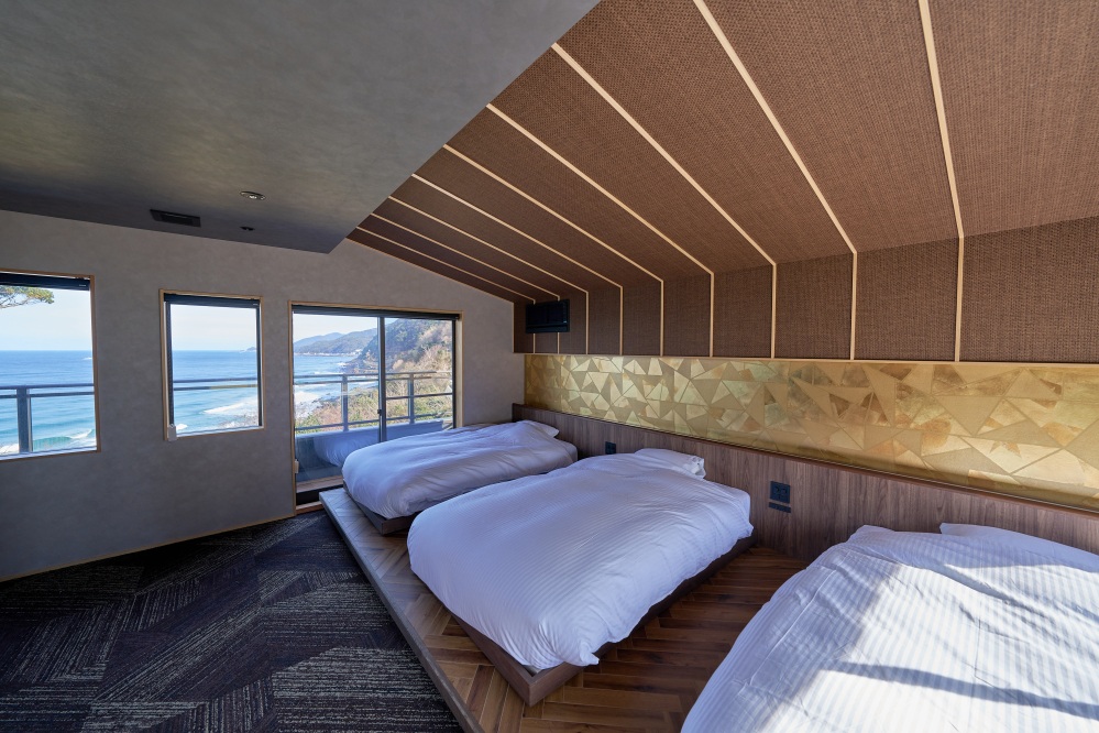 部屋にも時計・ＴＶはなく　自然とリビングにみんな集まる