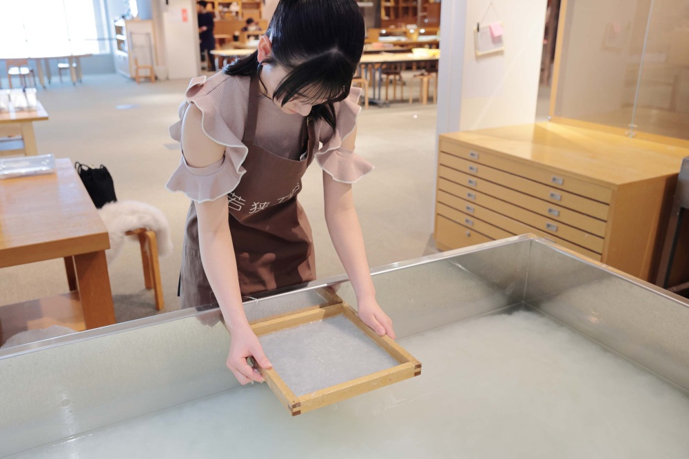 若狭和紙「色紙漉き」