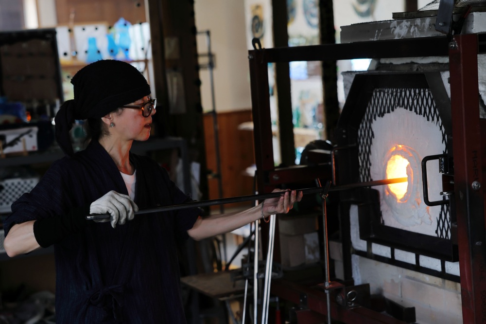 ガラスを温めています。