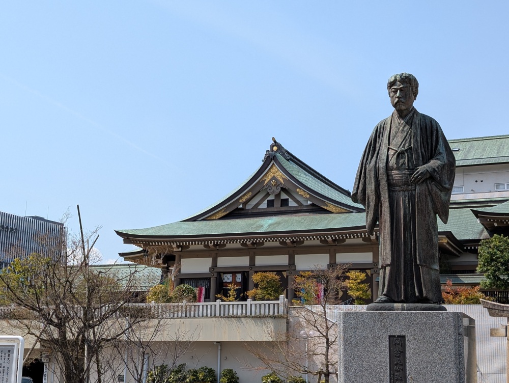 岡倉天心は『茶の本』で世界に日本を紹介したり、現在の東京藝術大学創設に深くかかわったり、現在の日本画の大家と呼ばれる人たちを育てたりしていました