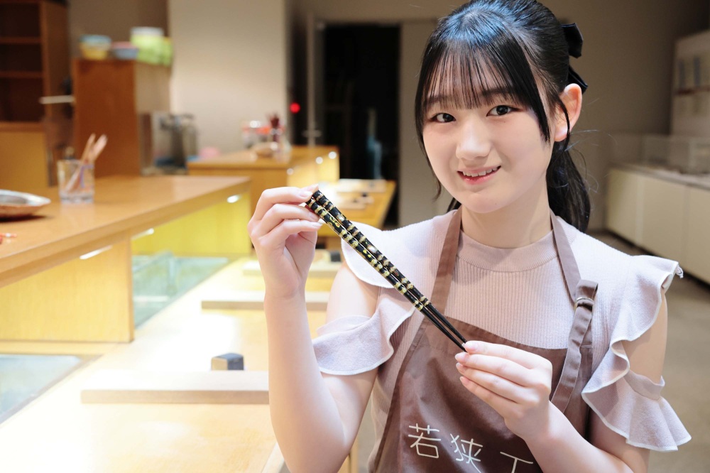 箸の研ぎ出し体験