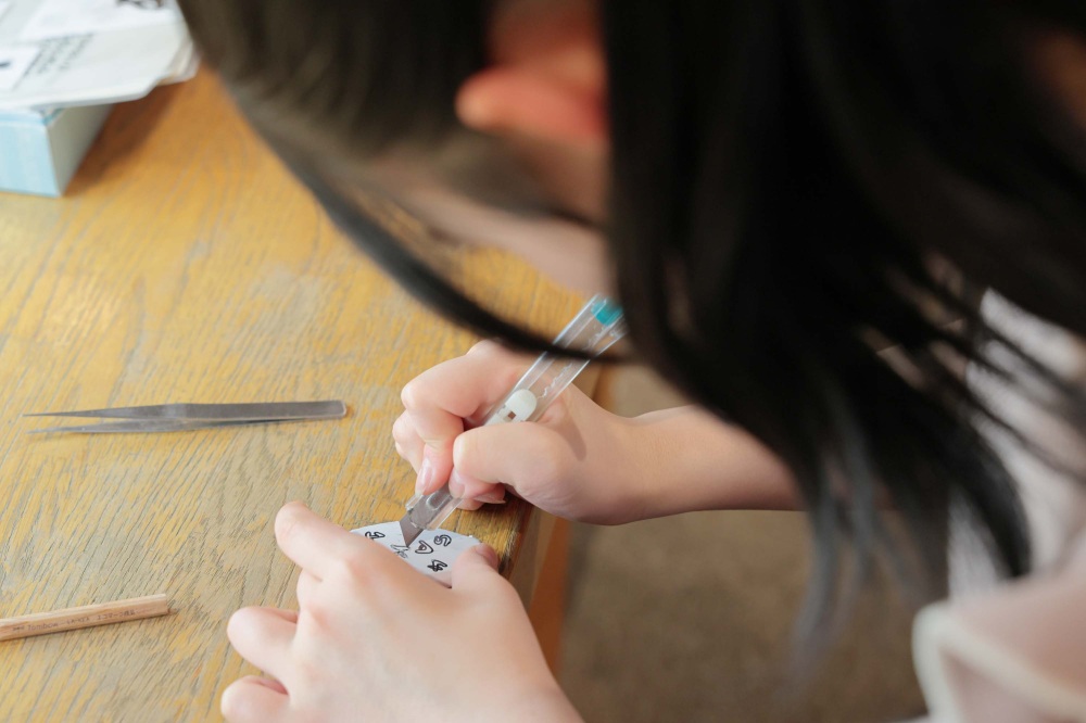 めのう薄板の模様付け体験