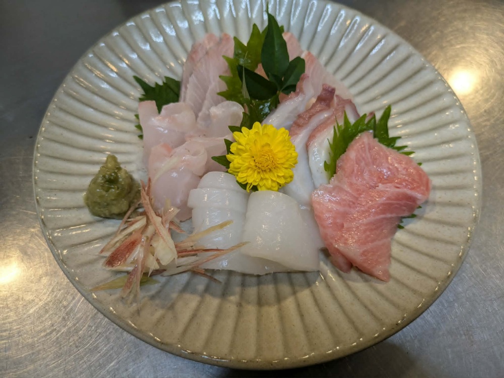 朝どれの新鮮な魚が人気です