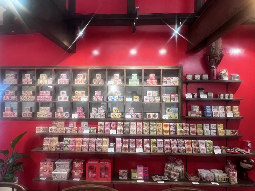 ムレスナティーは120種を販売しています