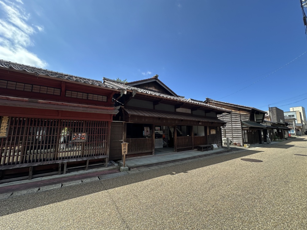 旧岸名家