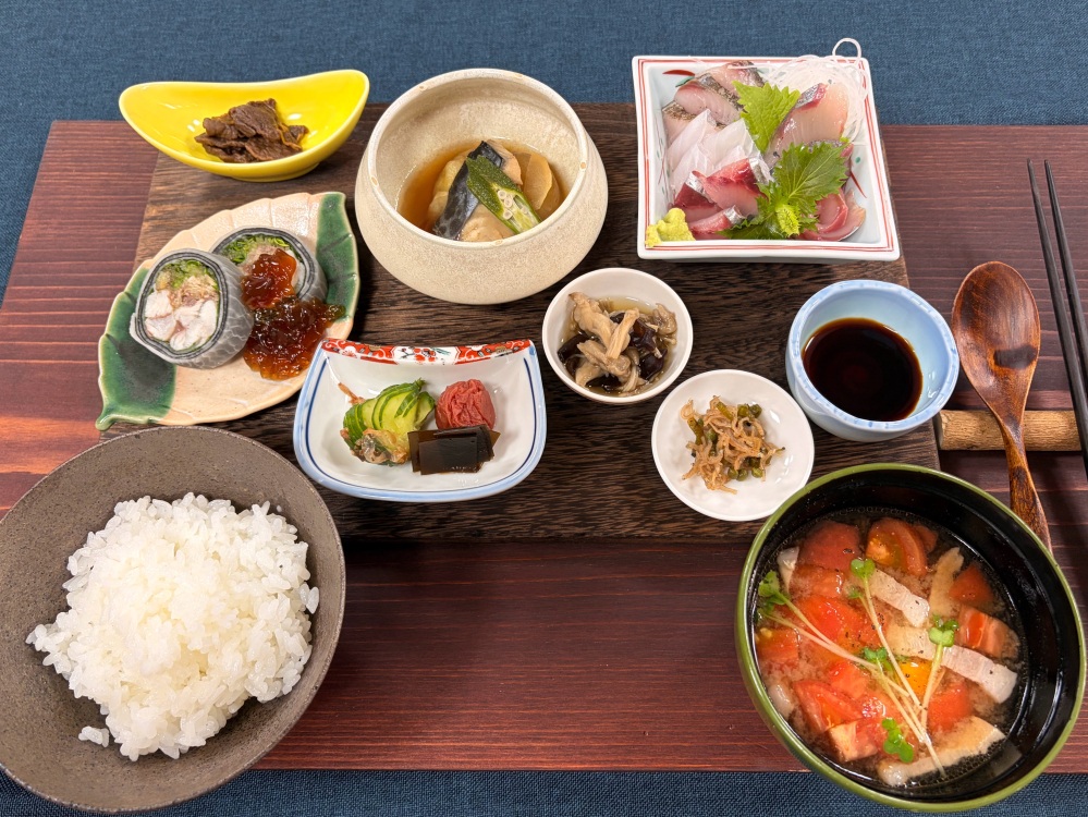 夕食とはうってかわって、しっかり和定食