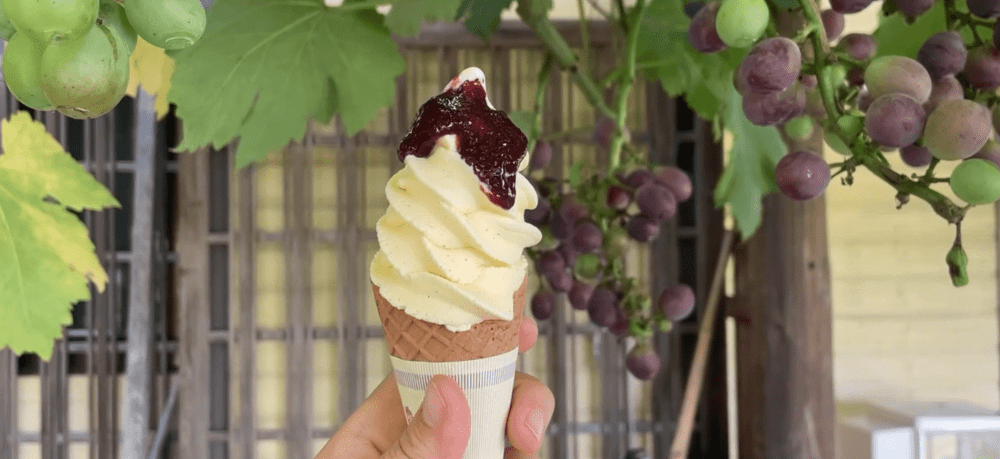 旬のフルーツを味わいながら動物に触れ合える天国のようなカフェ「瑞香園」がすごい