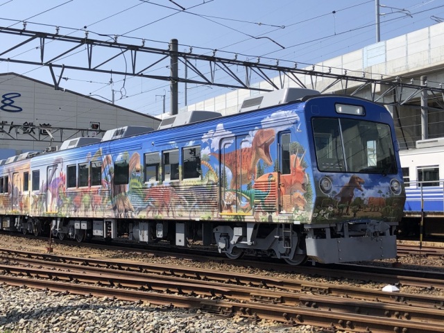 【福井市・勝山市】えちぜん鉄道「恐竜列車」