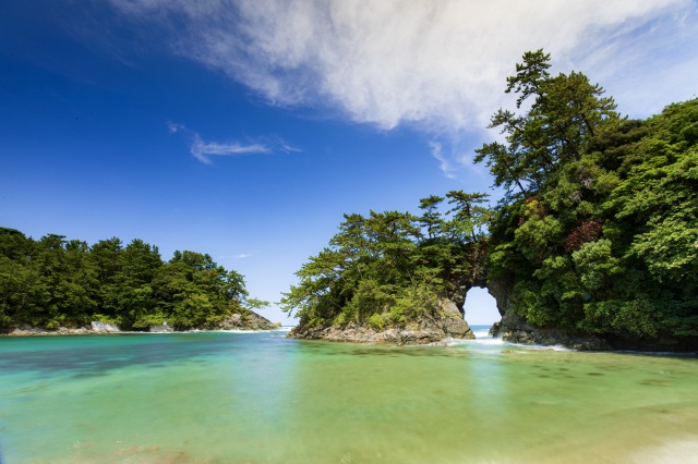 Shiroyama Park, Meikyodo Cave