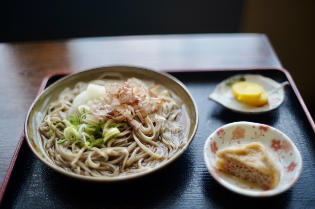 90歳の職人が打つ清らかなそばに、心が晴れる。（水車/池田町）