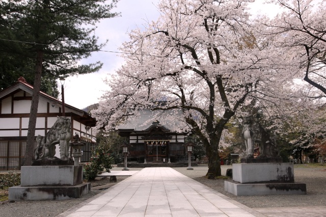 篠座神社