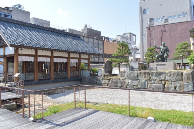 柴田神社（北庄城址）