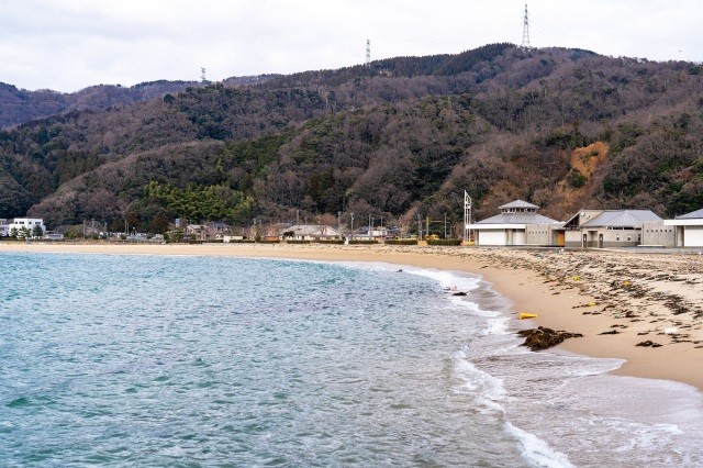 鞠山海水浴場