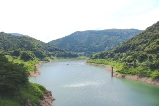 真名峽・麻那姬湖