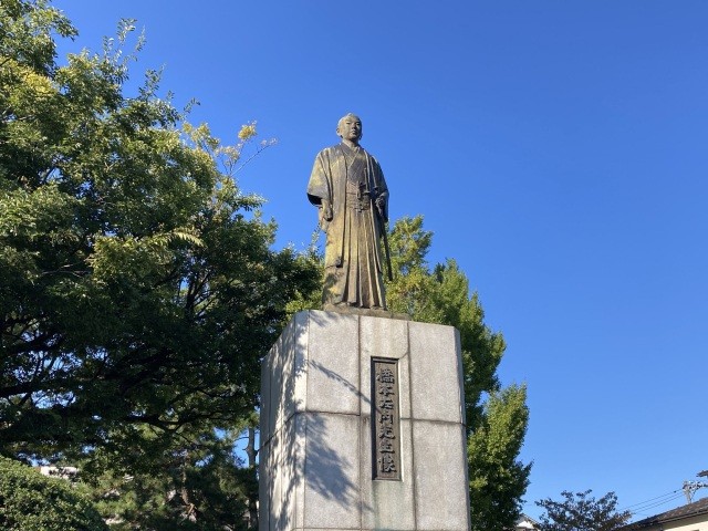 左内公園・橋本左内立像