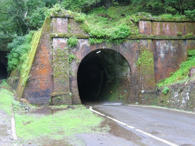 山中トンネル