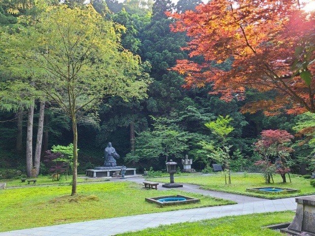 お館の椿