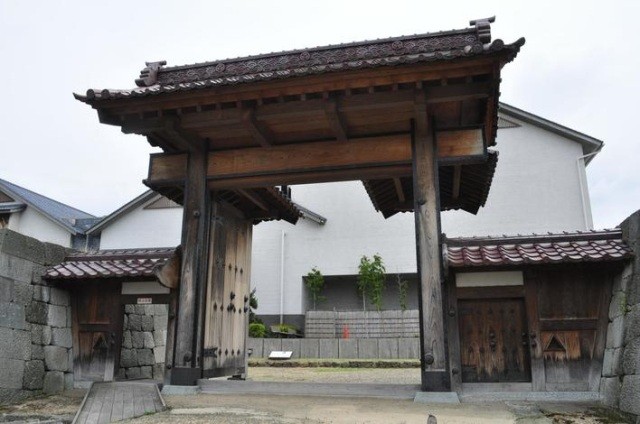 福井城舎人門遺構