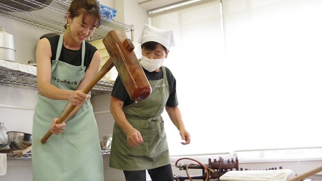 餅つき体験【リトリートたくら】