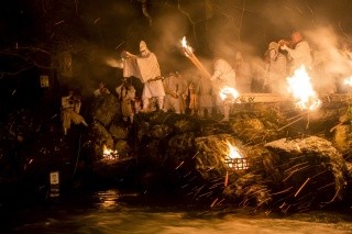 Rituel Omizu-Okuri « Envoi d'eau »