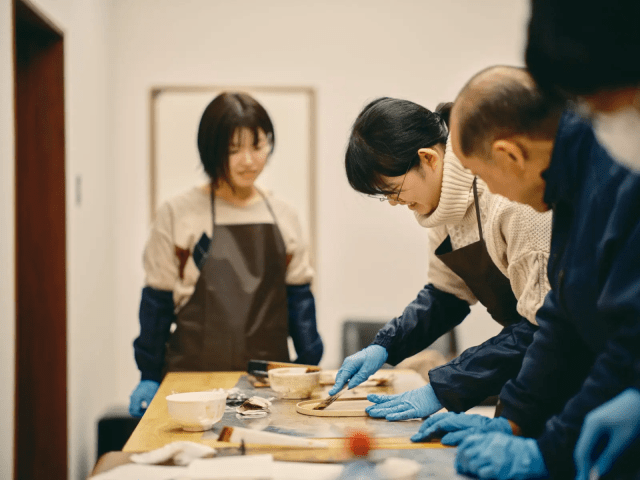 伝統工芸・越前漆器の職人から学ぶ　木製トレーの拭き漆職人体…