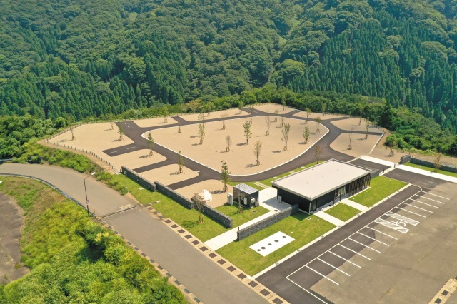 鉢伏山キャンプ場「ASOBASE（アソベース）」