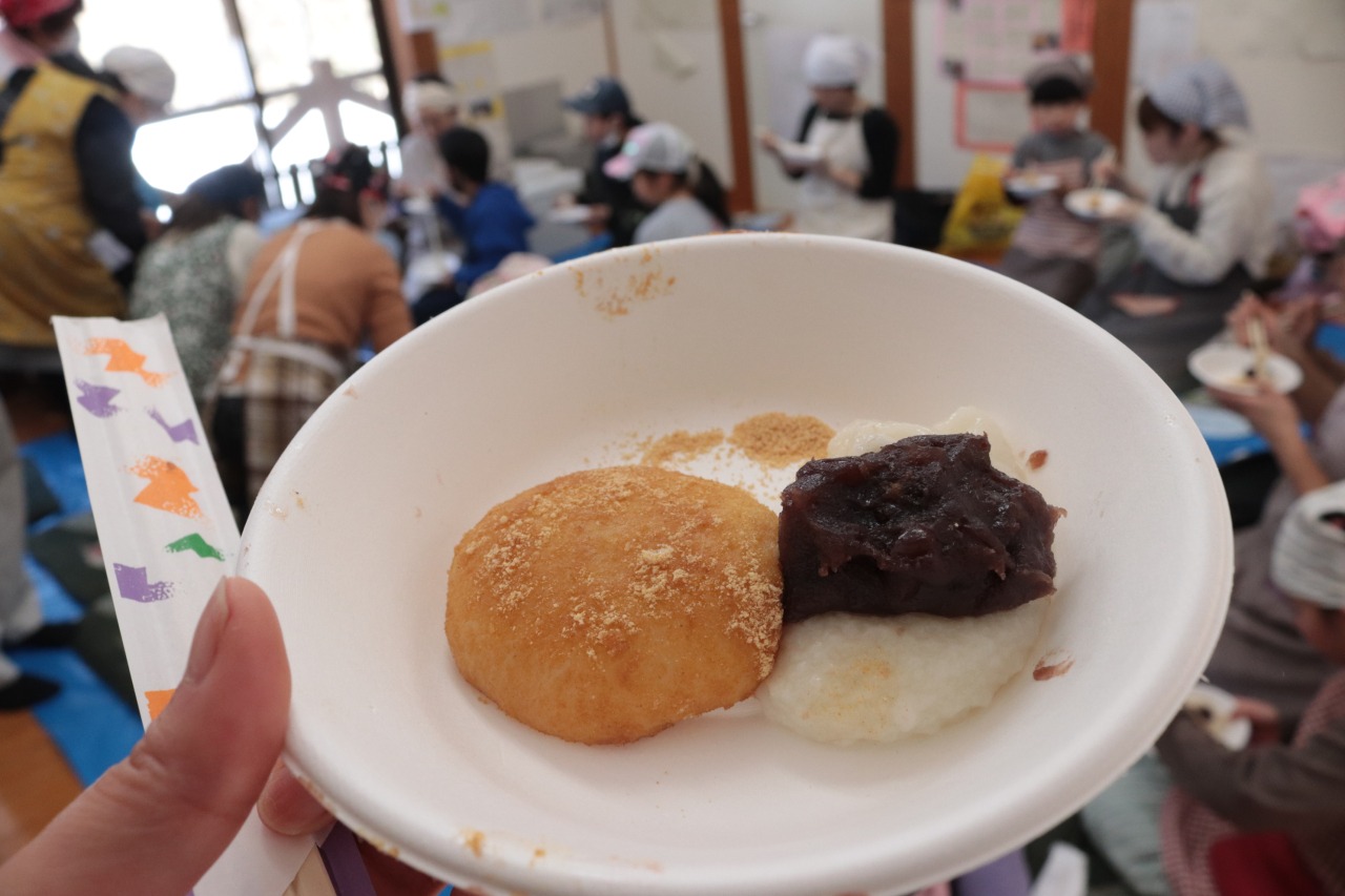 お団子作りの後は、きなこ餅・あんこ餅作りも